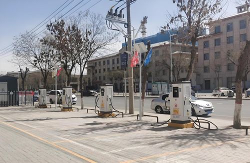 Últimas noticias de la empresa sobre DOOR Energy lanza soluciones globales de carga para vehículos eléctricos: cargador para automóviles móviles y cargador para vehículos eléctricos portátiles