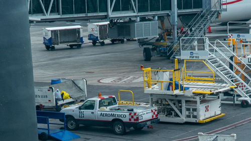 Últimos blogs de la empresa sobre El cargador de vehículos eléctricos móviles de Door Energy impulsa la electrificación de los aeropuertos de los remolcadores a los carros