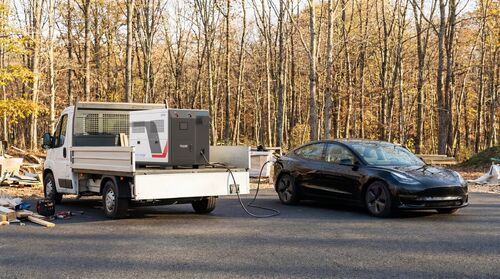 Últimas noticias de la empresa sobre Cargador de vehículos eléctricos móviles Door Energy para asistencia en carretera en el Reino Unido: Reducción del tiempo de remolque, espera y parada de la flota